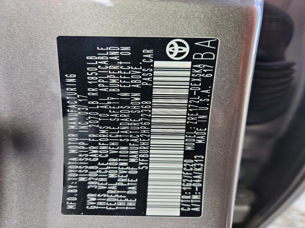 2017 TOYOTA COROLLA — VINS