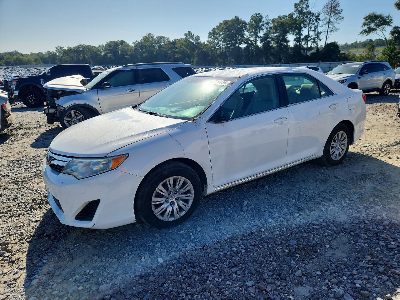 2013 TOYOTA CAMRY — Front 3/4