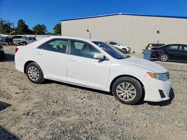 2013 TOYOTA CAMRY — Passenger 3/4