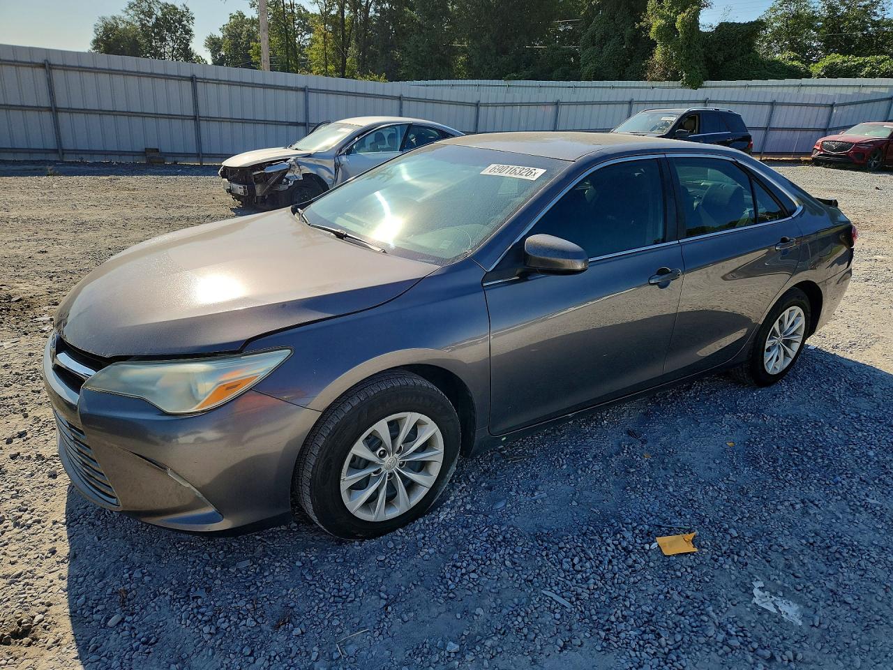 2015 TOYOTA CAMRY — Front 3/4