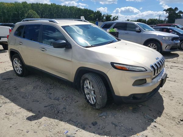 2014 JEEP CHEROKEE Latitude — Passenger 3/4