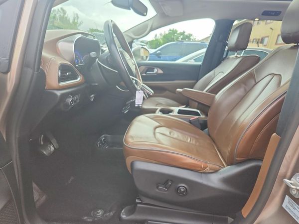 2017 CHRYSLER PACIFICA — DENT