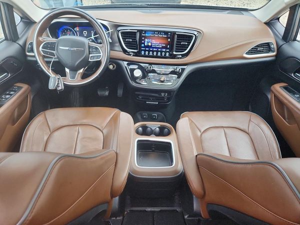 2017 CHRYSLER PACIFICA — CKPT