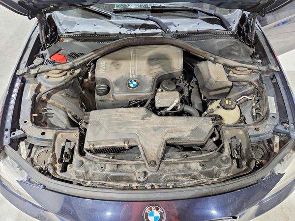 2015 BMW 320 — Engine bay