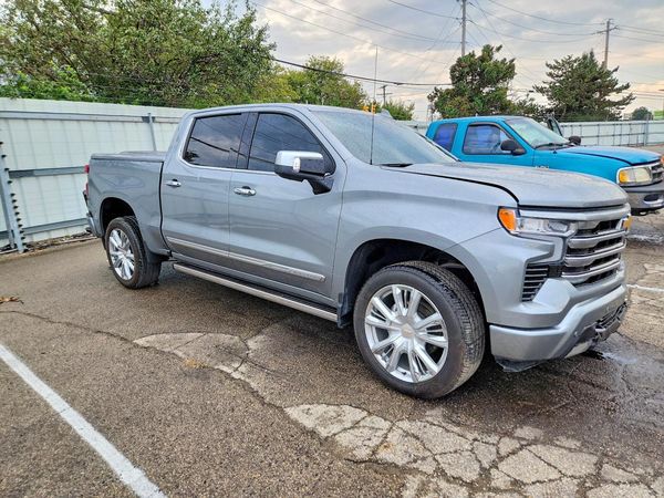 2025 CHEVROLET SILVERADO High Country — Passenger 3/4