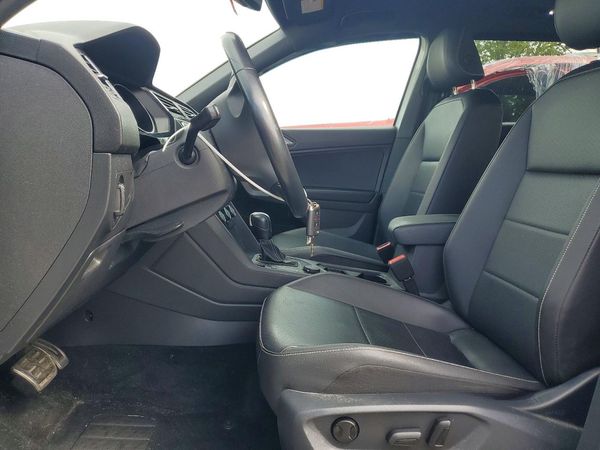 2021 VOLKSWAGEN TIGUAN — DENT