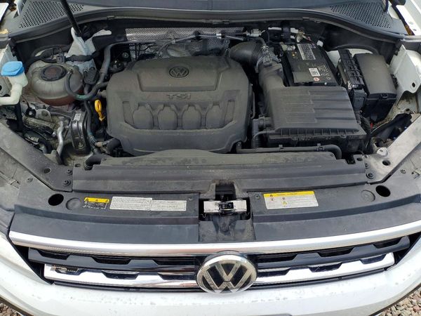 2021 VOLKSWAGEN TIGUAN — Engine bay