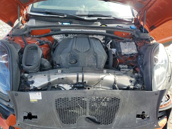 2022 PORSCHE MACAN — Engine bay