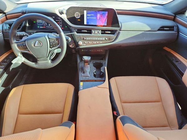 2025 LEXUS ES 300H — CKPT