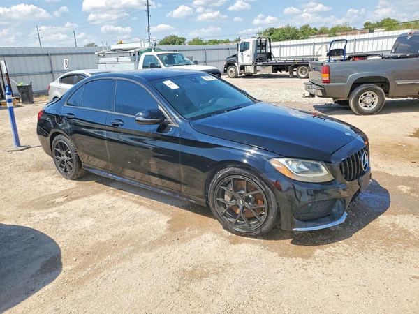 2016 MERCEDES-BENZ C C300 — Passenger 3/4
