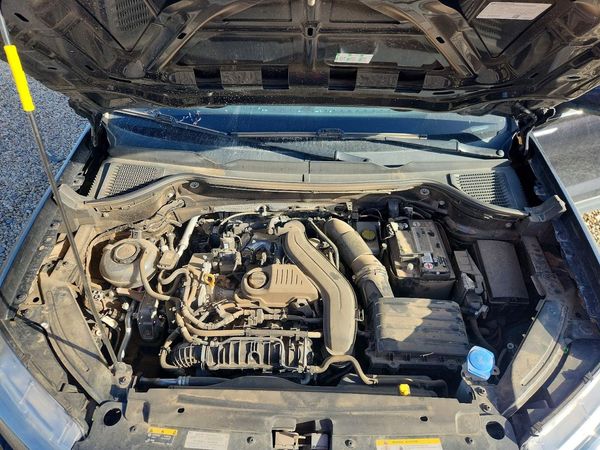 2022 VOLKSWAGEN TAOS — Engine bay