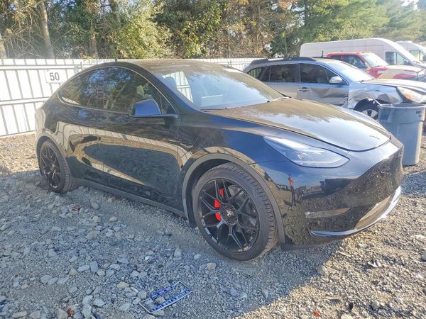 2021 TESLA MODEL Y — Passenger 3/4