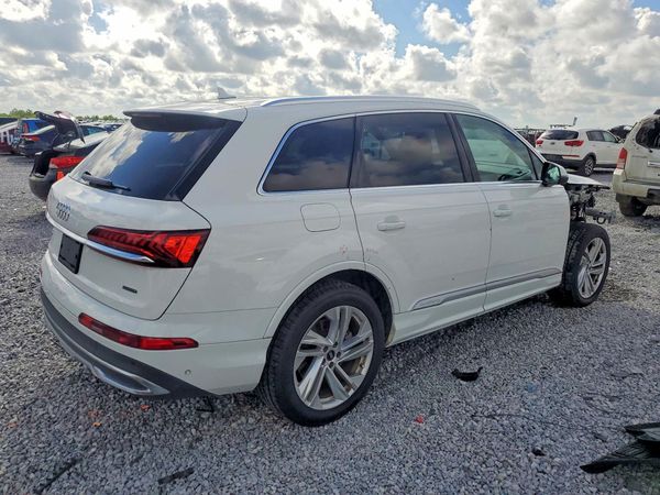 2023 AUDI Q7 quattro Premium Plus