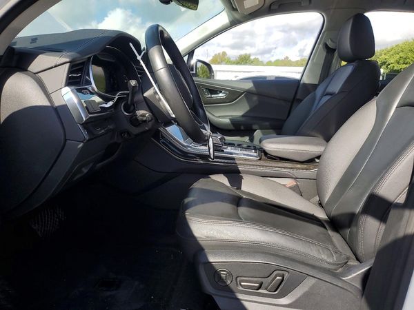 2023 AUDI Q7 quattro Premium Plus