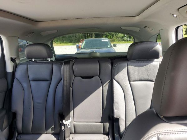 2023 AUDI Q7 quattro Premium Plus