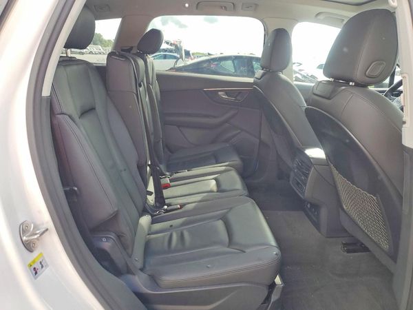2023 AUDI Q7 quattro Premium Plus