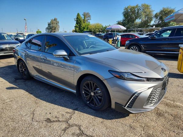 2026 TOYOTA CAMRY — Passenger 3/4