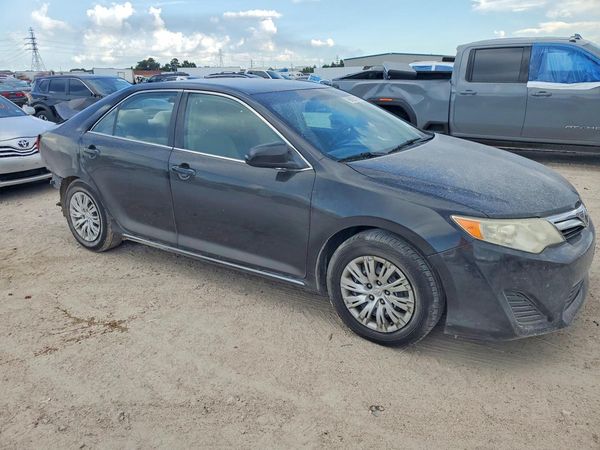 2013 TOYOTA CAMRY — Passenger 3/4