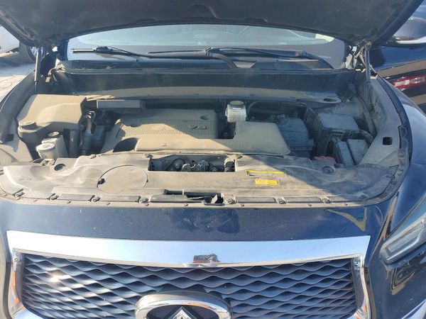 2016 INFINITI QX60 — Engine bay