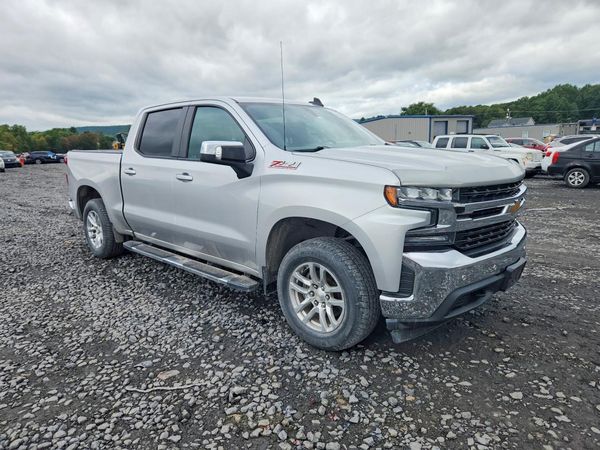 2020 CHEVROLET SILVERADO LT — Passenger 3/4