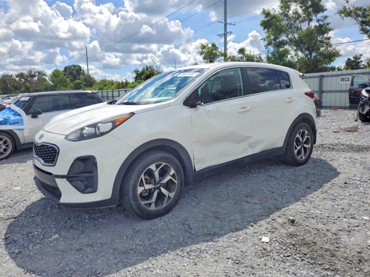 2022 KIA SPORTAGE — Front 3/4