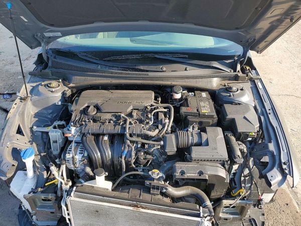 2024 HYUNDAI ELANTRA — Engine bay