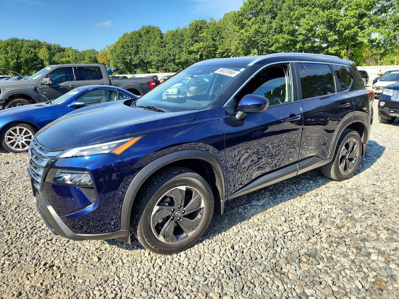 2024 NISSAN ROGUE SV — Front 3/4