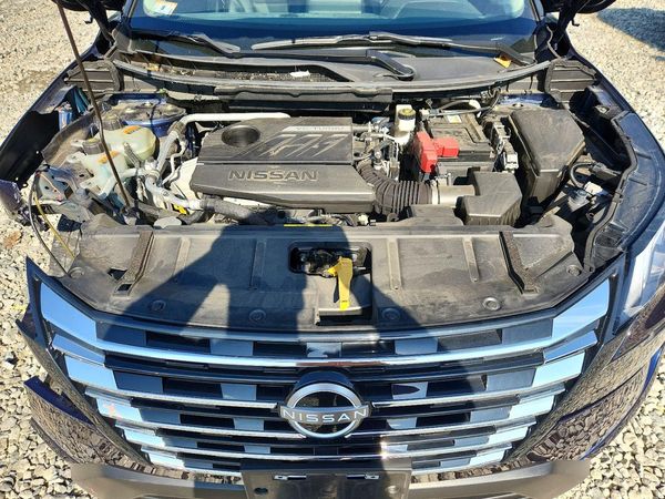2024 NISSAN ROGUE SV — Engine bay