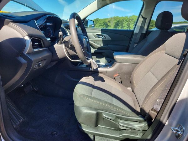 2021 CHEVROLET TRAVERSE LS