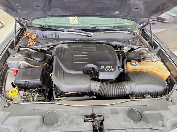 2014 DODGE CHARGER — Engine bay