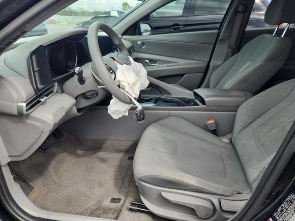 2022 HYUNDAI ELANTRA SEL — DENT