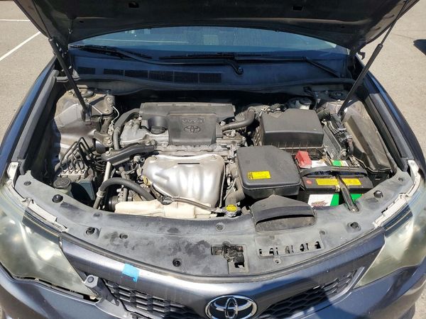 2014 TOYOTA CAMRY — Engine bay