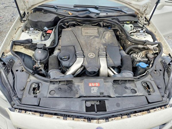 2012 MERCEDES-BENZ CLS-CLASS CLS550 4-MATIC — Engine bay