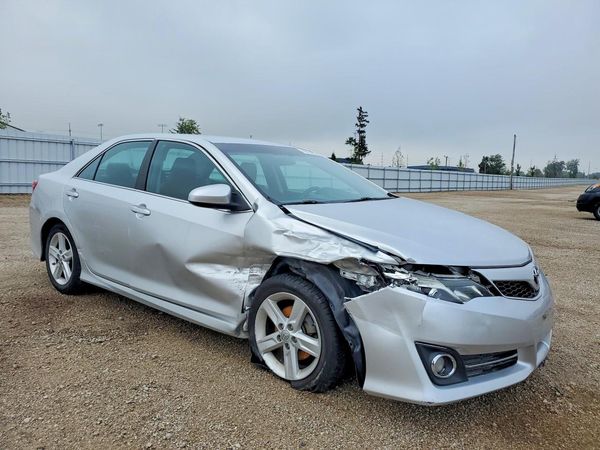 2014 TOYOTA CAMRY — Passenger 3/4