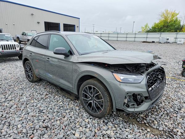 2023 AUDI SQ5 — Passenger 3/4