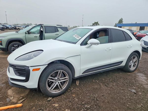 2025 PORSCHE MACAN — Front 3/4