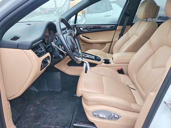 2025 PORSCHE MACAN — DENT