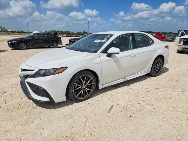 2021 TOYOTA CAMRY — Front 3/4