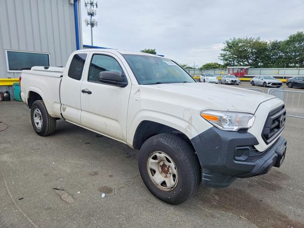 2022 TOYOTA TACOMA SR5 — Passenger 3/4