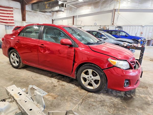 2013 TOYOTA COROLLA — Passenger 3/4