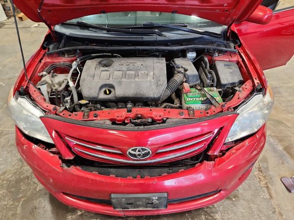 2013 TOYOTA COROLLA — Engine bay