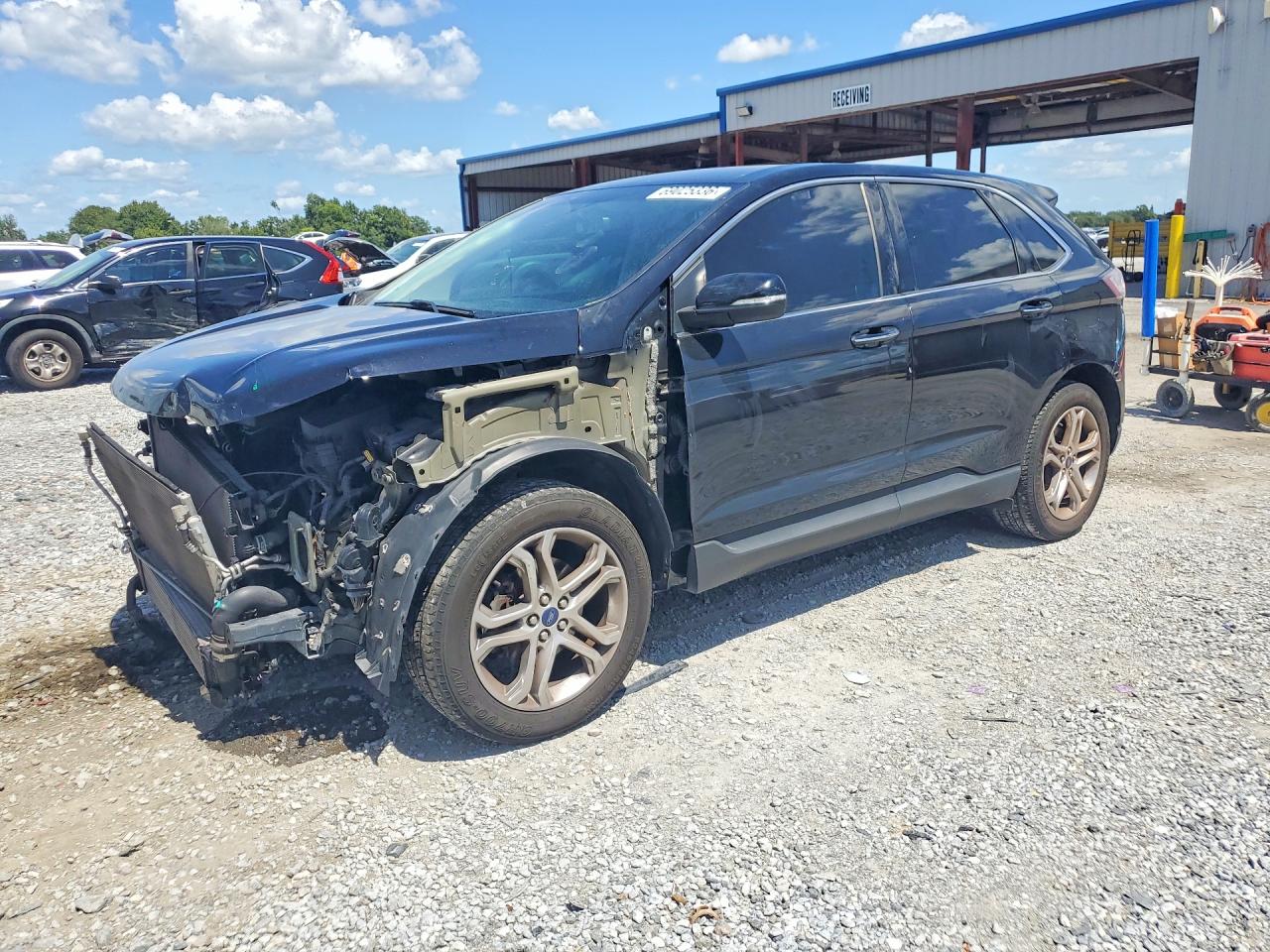 2017 FORD EDGE Titanium — Front 3/4