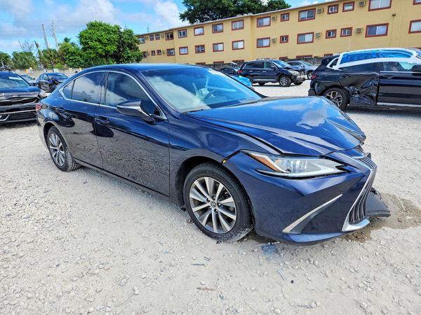 2020 LEXUS ES — Passenger 3/4