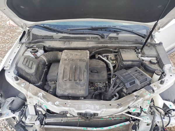 2017 CHEVROLET EQUINOX Premier — Engine bay