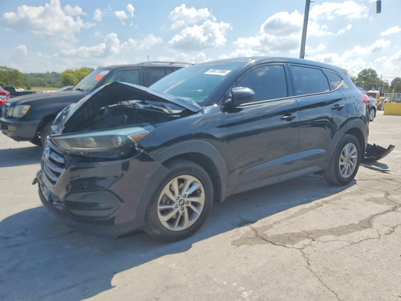 2017 HYUNDAI TUCSON — Front 3/4