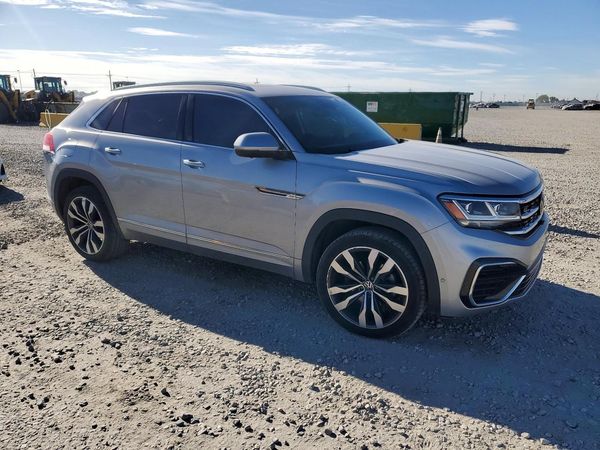 2020 VOLKSWAGEN ATLAS CROSS SPORT — Passenger 3/4