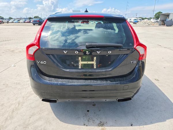 2015 VOLVO V60 Premier+ (non R design) — DIRR
