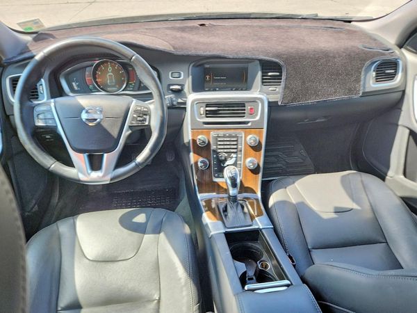2015 VOLVO V60 Premier+ (non R design) — CKPT