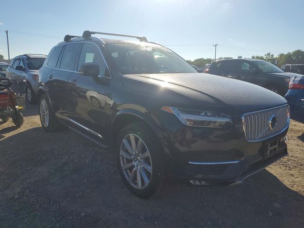 2016 VOLVO XC90 — Passenger 3/4