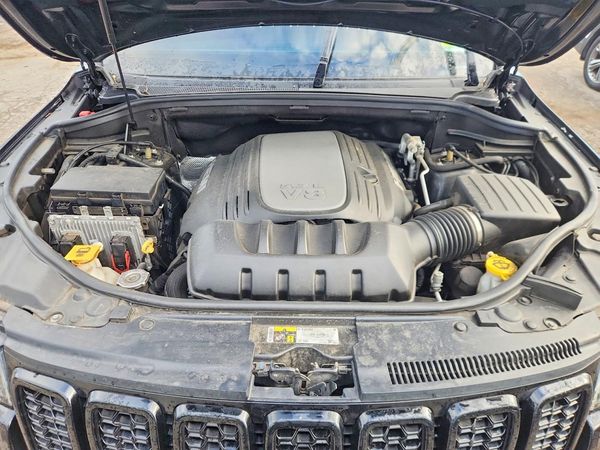2020 JEEP GRAND CHEROKEE Overland — Engine bay